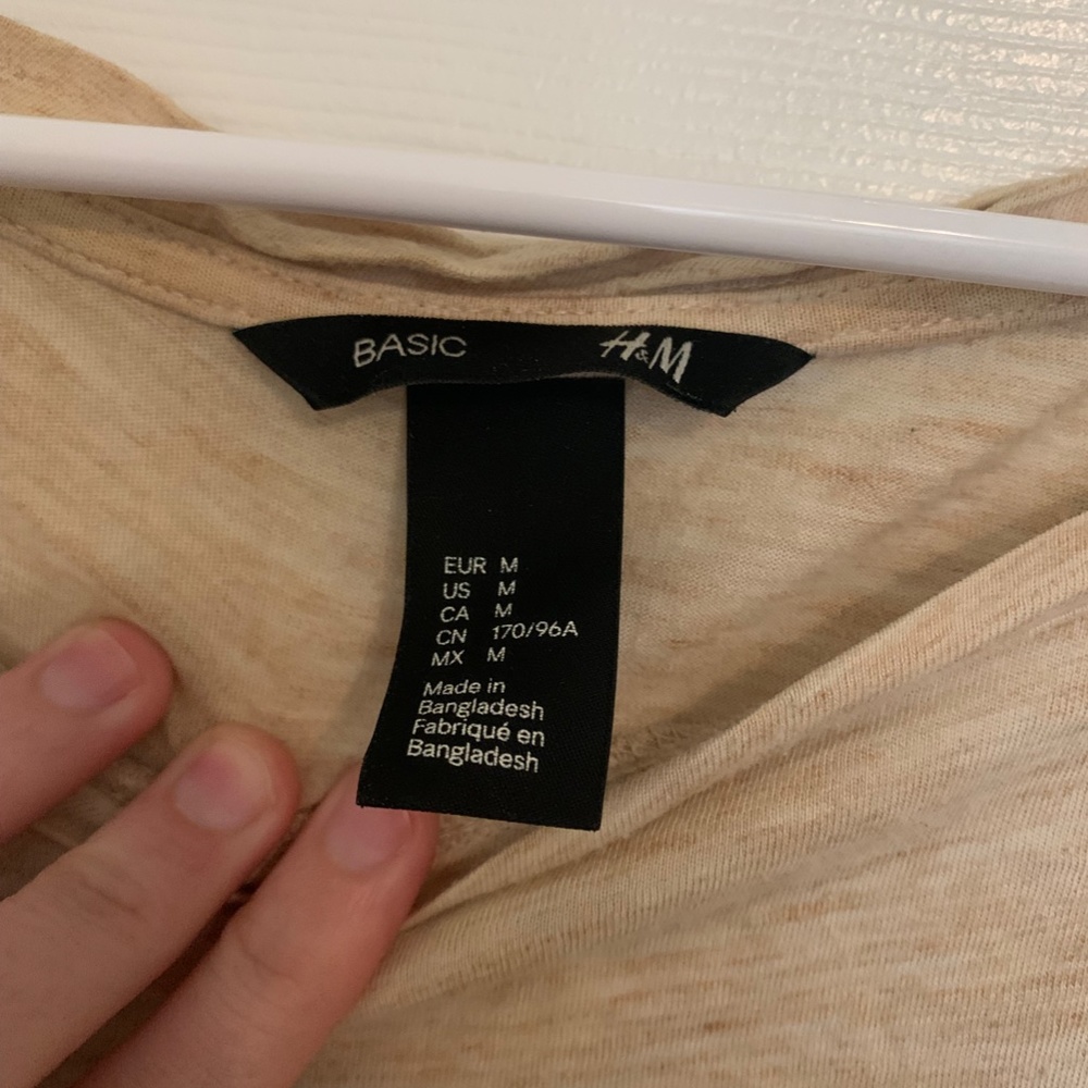 H&M basic T-shirt - Picture 3 of 3